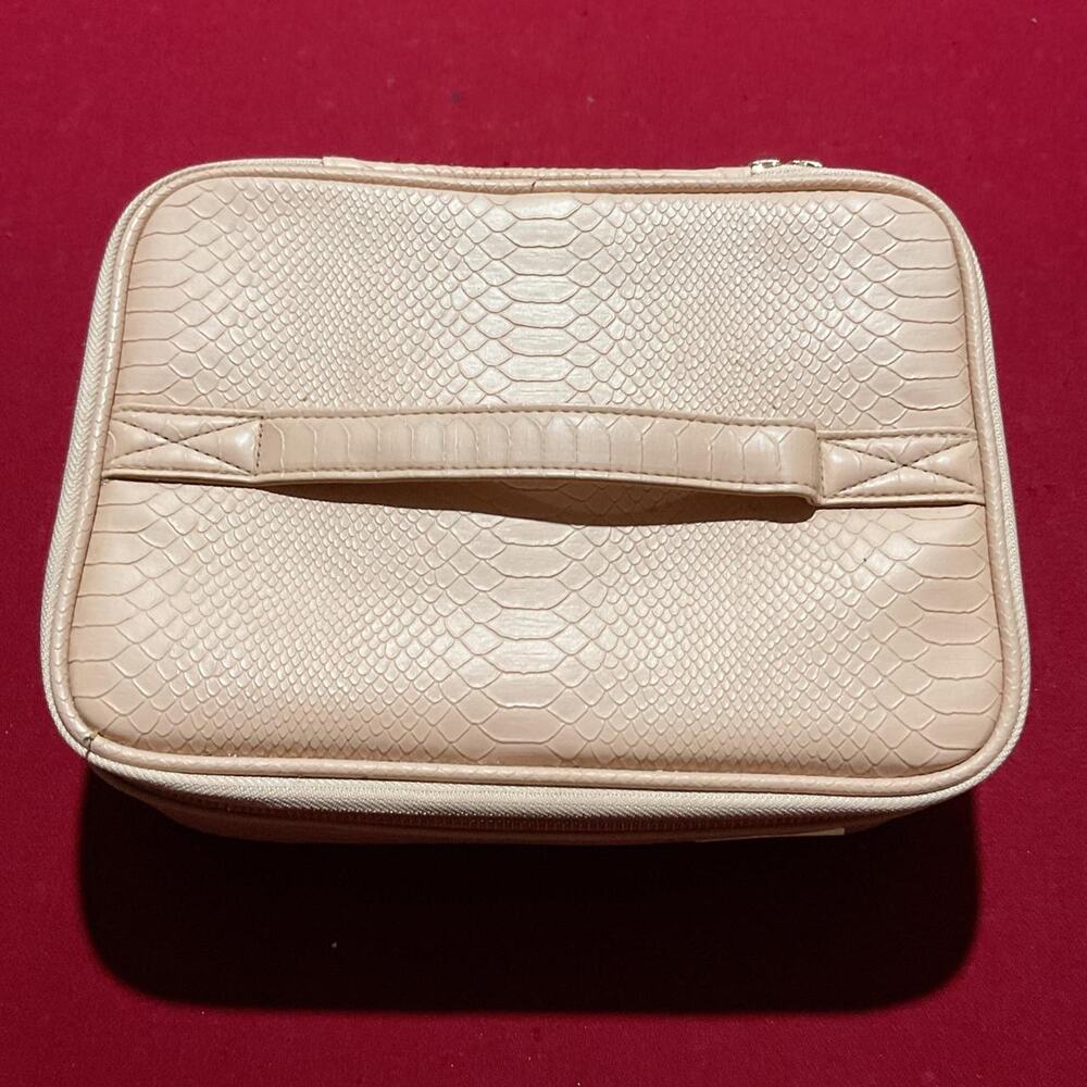 Marcy mckenna cream and white